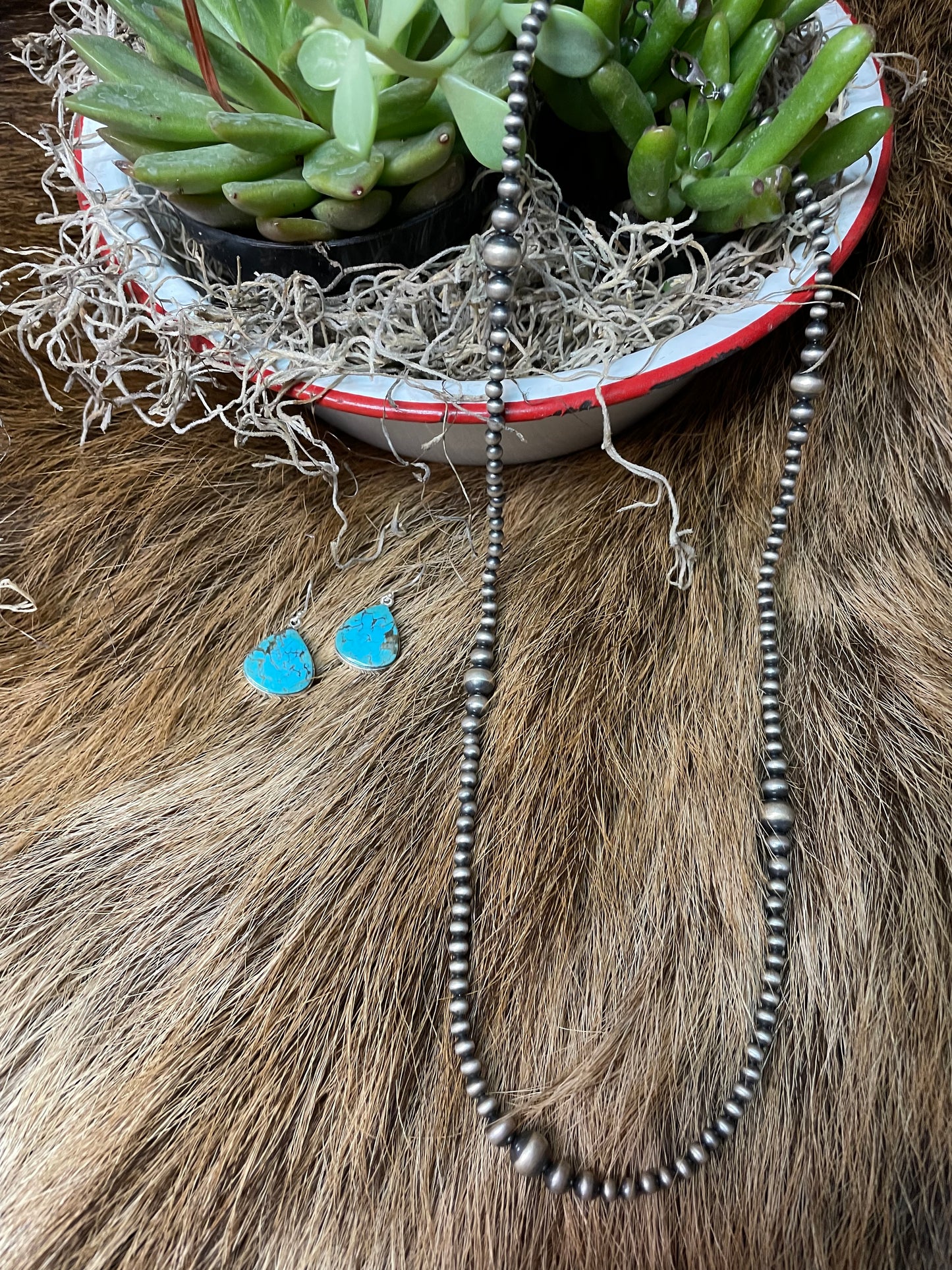 Graduated Navajo-style sterling silver necklace