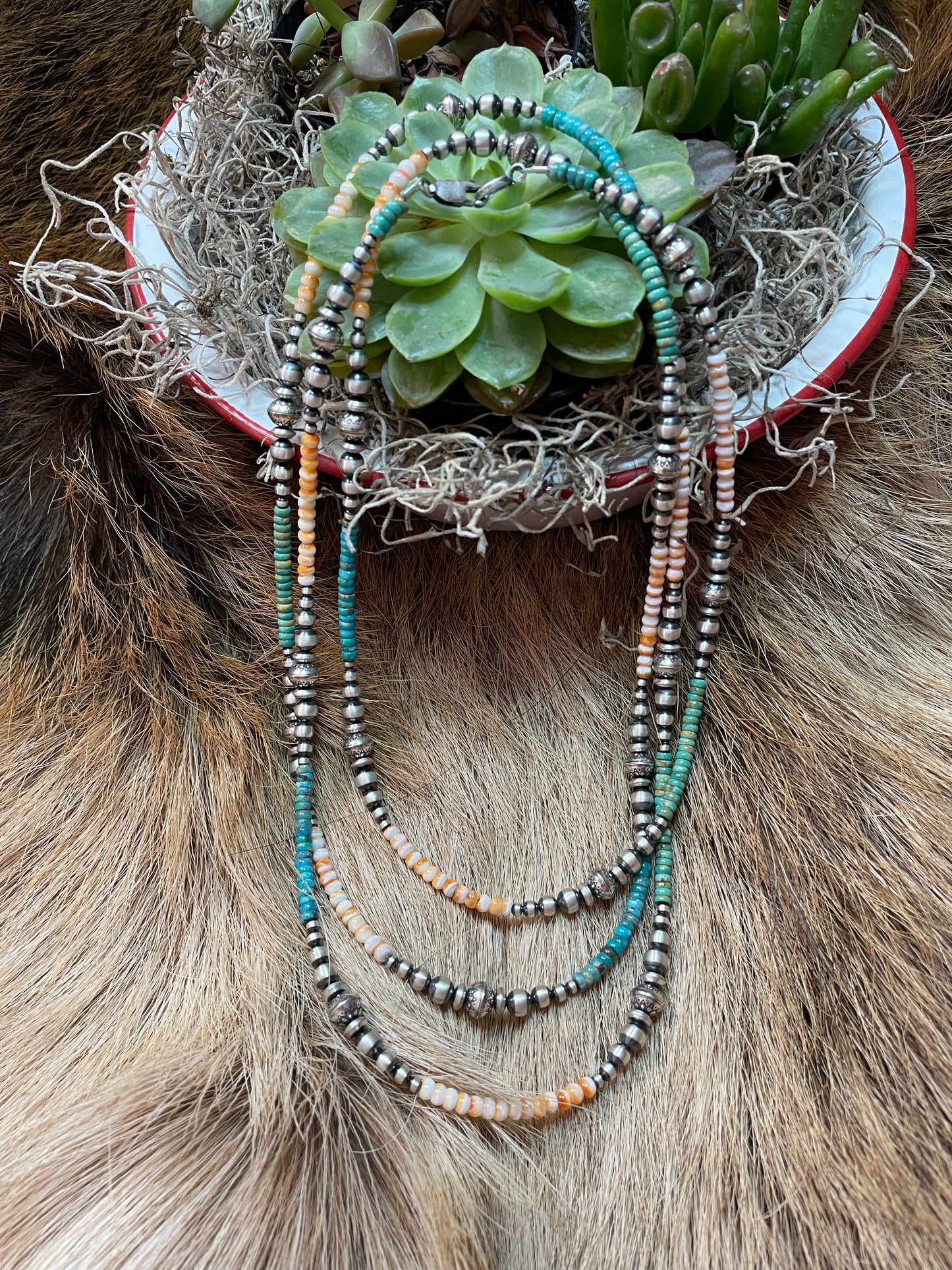 Navajo pearl-style beads, spiny oyster shell and turquoise necklace 